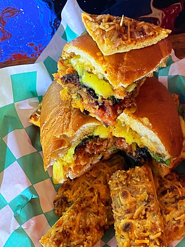 F5F492AB-BB2C-44B9-A8A6-6D8442E618EE_1_105_c