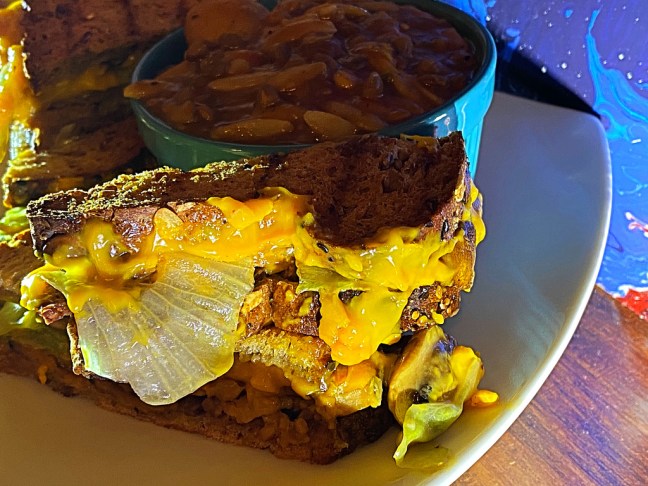 7E5A352D-7222-4D99-92C3-DED46833C172_1_105_c